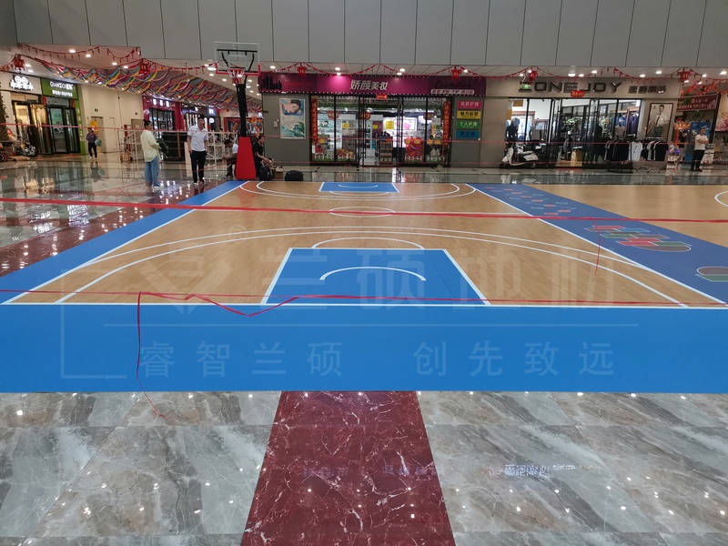 河南300平，小篮球场+半场成人篮球场，枫木+宝石的  牛兆荣